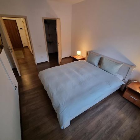 Avram Iancu Private Apartment With Ac Brassó Kültér fotó