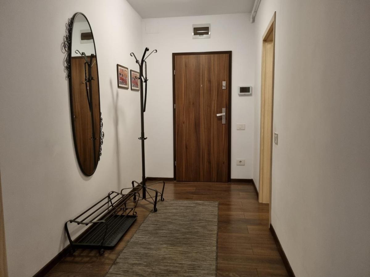 Avram Iancu Private Apartment With Ac Brassó Kültér fotó