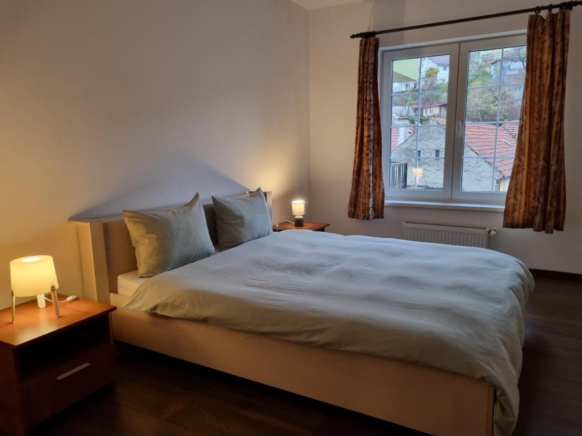 Avram Iancu Private Apartment With Ac Brassó Kültér fotó