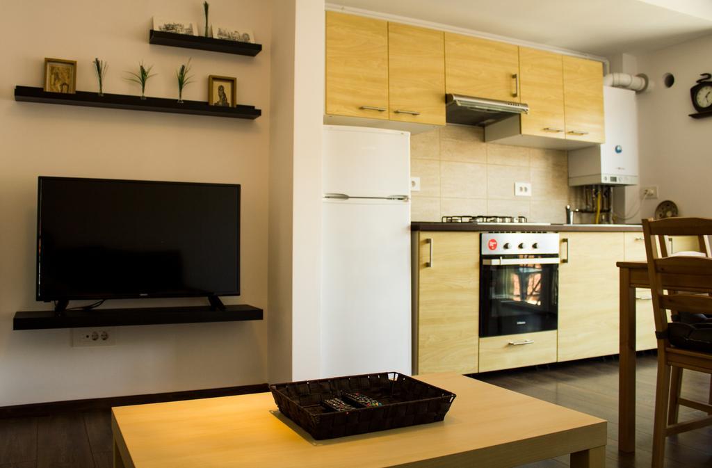Avram Iancu Private Apartment With Ac Brassó Kültér fotó